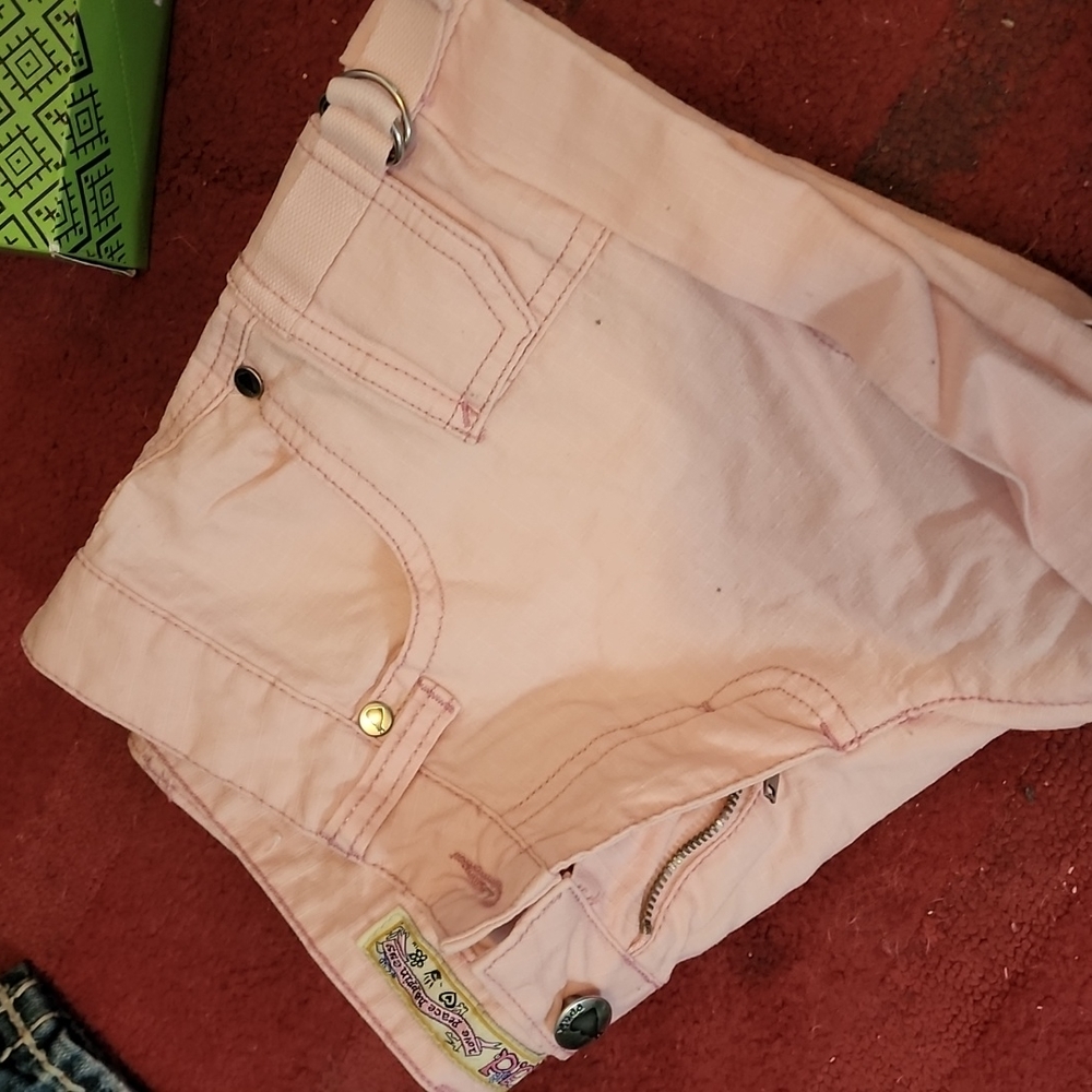 Shorts - Picture 3 of 3